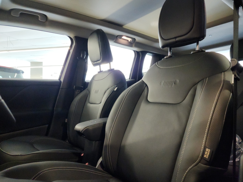 jeep renegade 1.3 t270 turbo flex sahara mhev at6 26/27 0km4