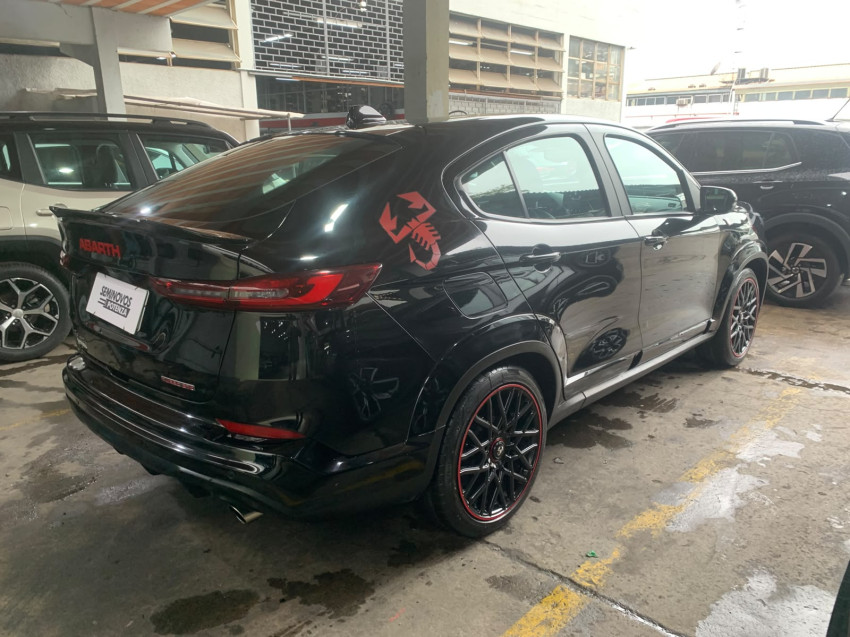 fiat fastback 1.3 turbo 270 flex abarth at6 24/24 seminovo3