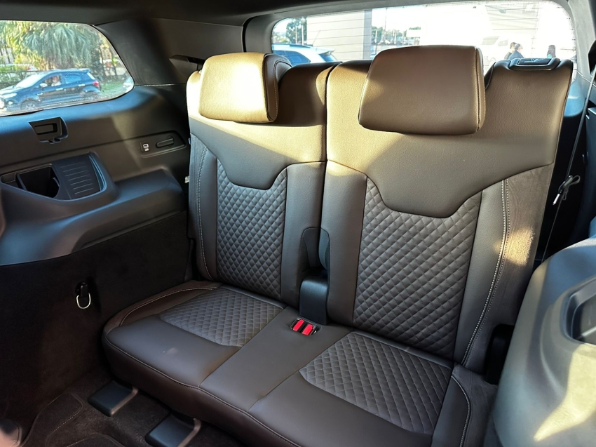 jeep commander 2.2 turbo diesel overland at9 25/26 seminovo12