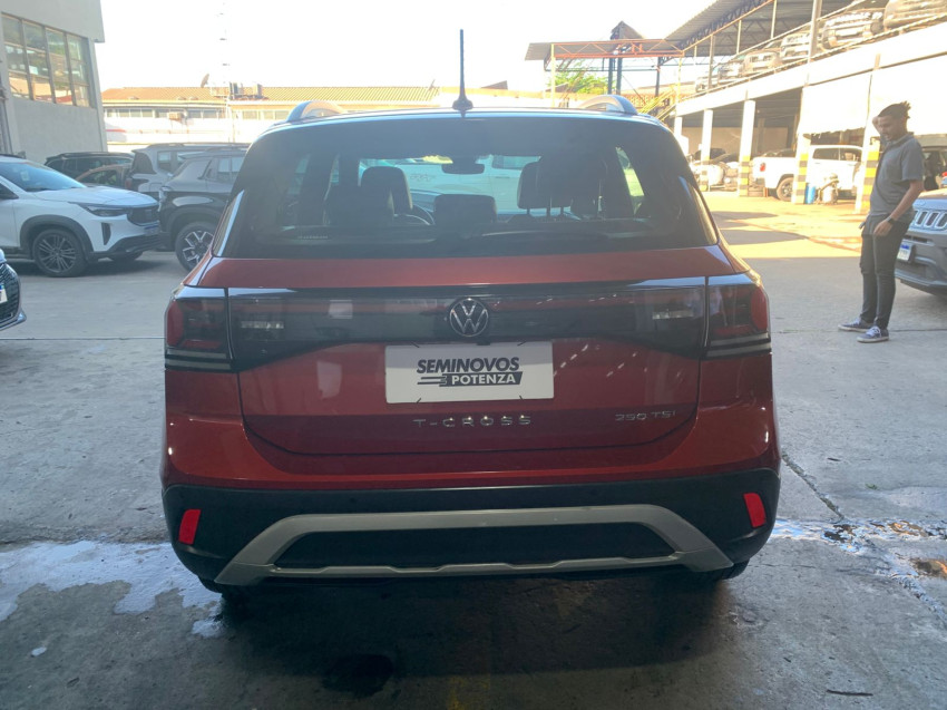 volkswagen t-cross 1.4 250 tsi total flex highline at 24/25 seminovo3
