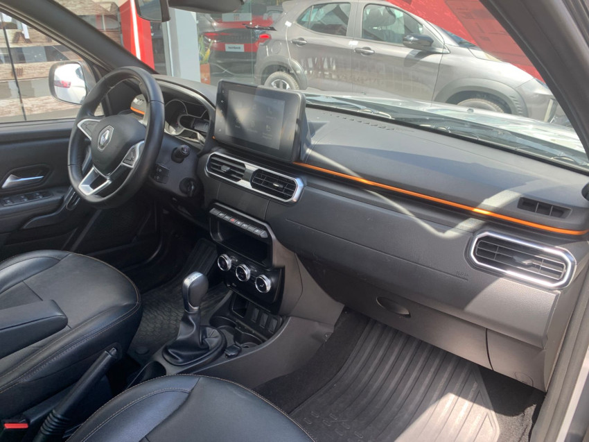 renault oroch 1.3 tce flex outsider x-tronic 23/24 seminovo9