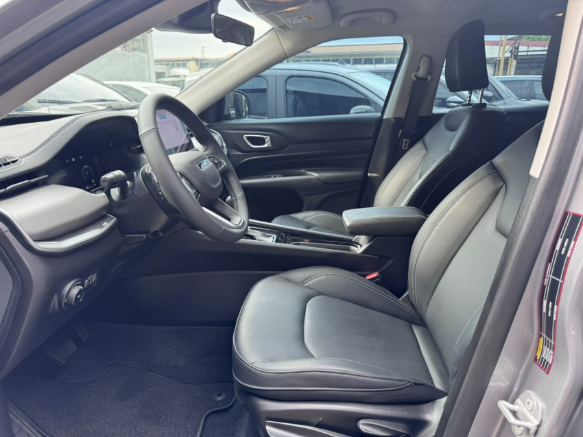 JEEP COMPASS 1.3 T270 TURBO FLEX LONGITUDE AT6 25/26 SEMINOVO6
