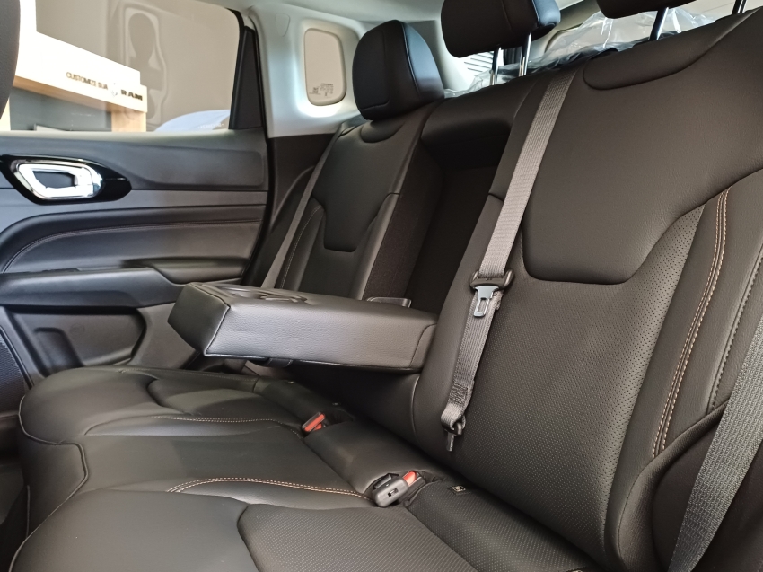 jeep compass 1.3 t270 turbo flex limited at6 25/25 0km. jeep compass 1.3 t270 turbo flex limited at6 25/25 0km.