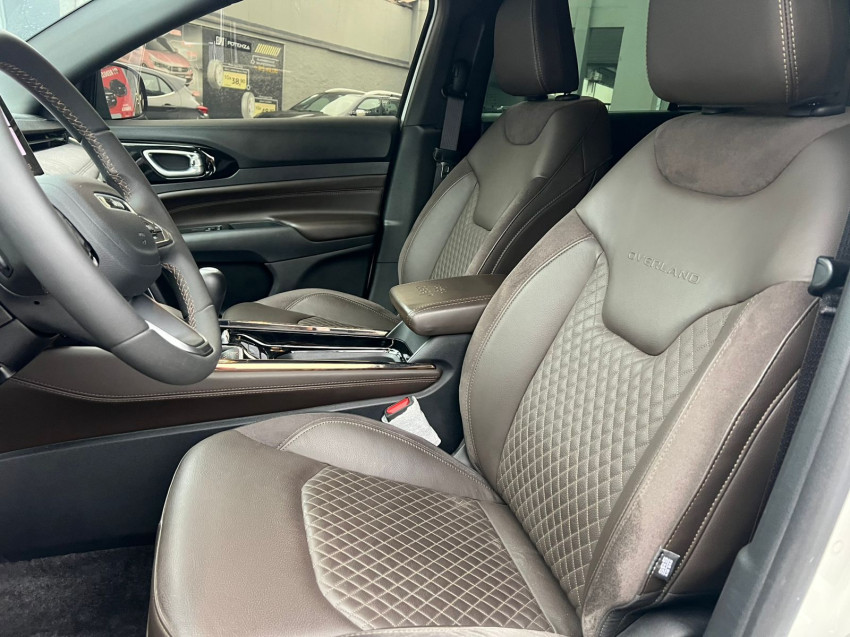 jeep commander 2.0 td380 turbo diesel overland at9 22/22 seminovo