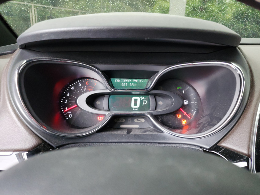 renault captur 1.3 tce flex iconic x-tronic 21/22 seminovo9