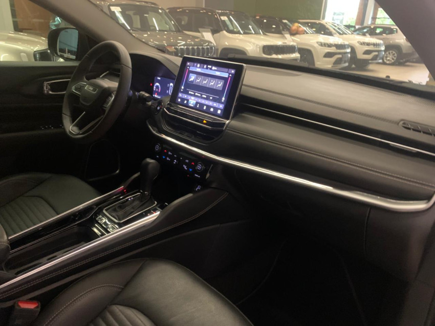 jeep commander 1.3 t270 turbo flex longitude at6 24/24 seminovo9