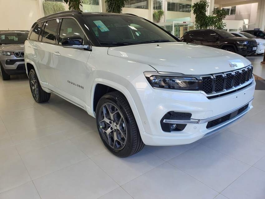 jeep commander 2.2 turbo diesel overland at9 26/26 0km
