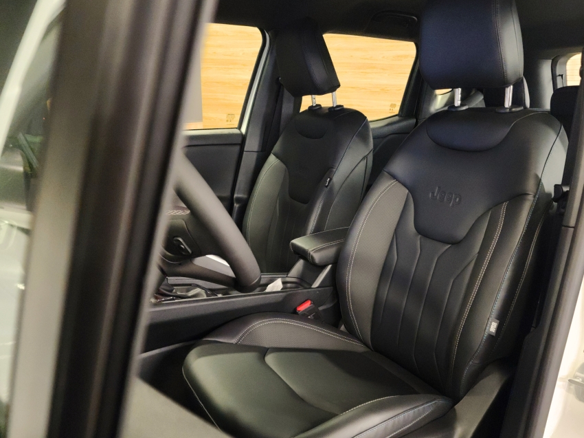 jeep renegade 1.3 t270 turbo mhev longitude at6 26/27 0km6
