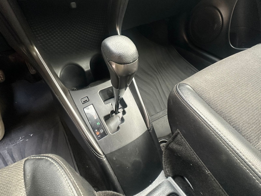 toyota yaris 1.5 16v flex xs multidrive 24/25 seminovo12