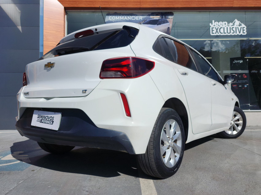 chevrolet onix 1.0 turbo flex lt man 22/23 seminovo4