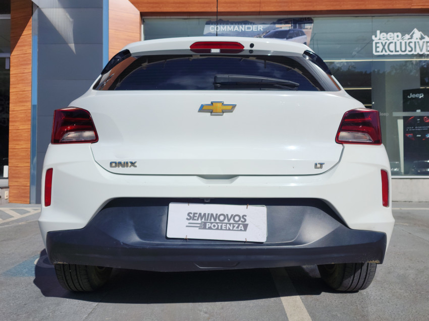 chevrolet onix 1.0 turbo flex lt man 22/23 seminovo3