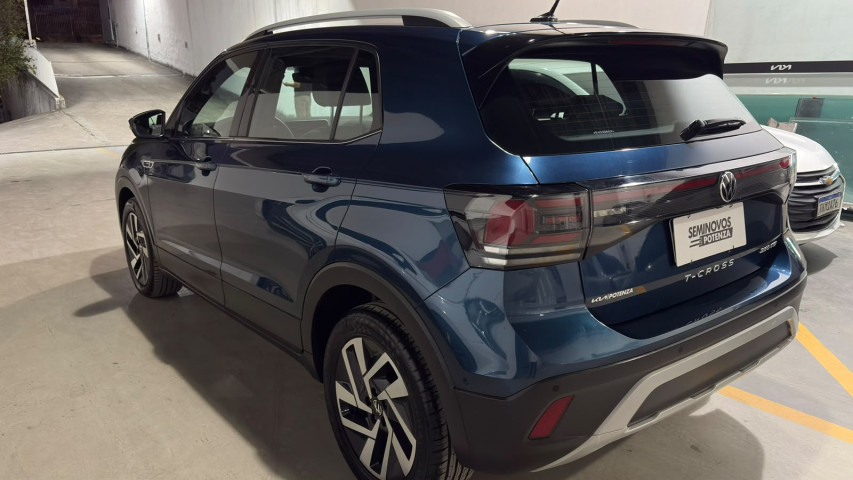 volkswagen t-cross 1.4 250 tsi total flex highline at 24/25 seminovo4