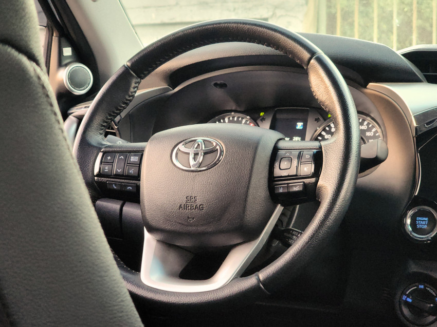 toyota hilux 2.8 d-4d turbo diesel cd srx 4x4 at 24/25 seminovo5