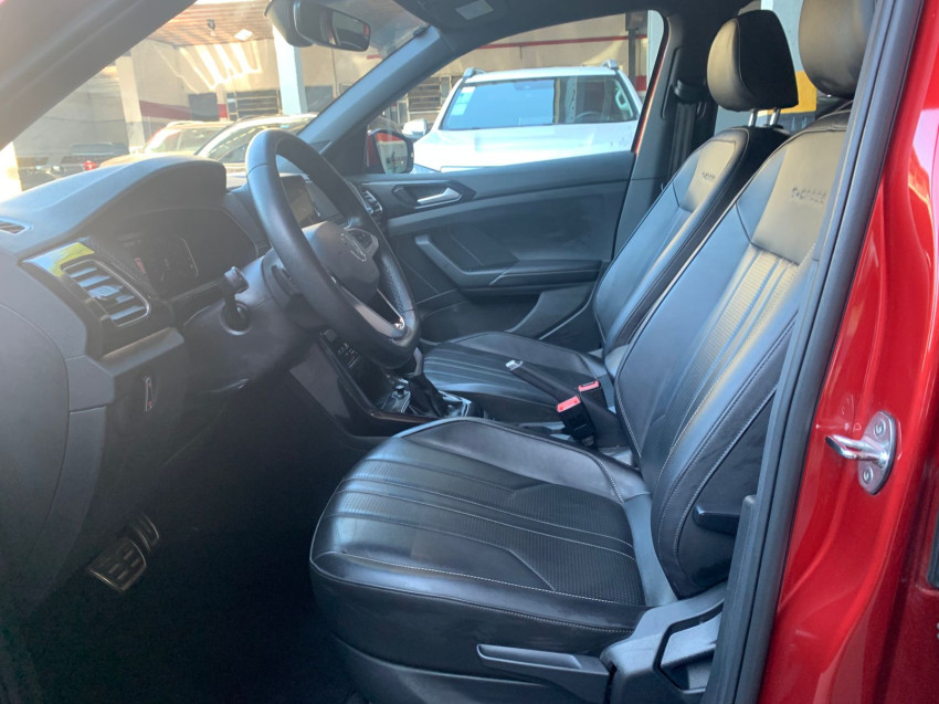 volkswagen t-cross 1.4 250 tsi total flex highline at 24/25 seminovo5