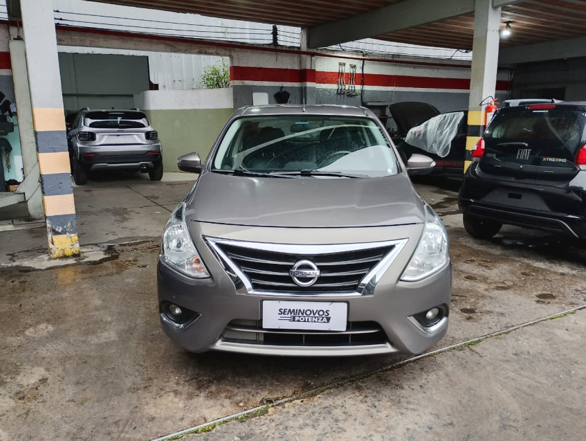 NISSAN VERSA 1.6 16V FLEXSTART SL 4P XTRONIC 17/18 SEMINOVO1