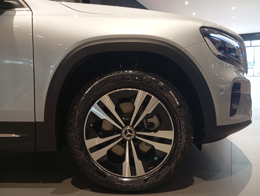 mercedes-benz glb 220 2.0 mhev progressive 4matic 8g-dct 1.5 hibrido 4p automatico 202610