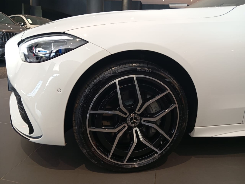 mercedes-benz c 300 2.0 eq boost hibrido amg line 9g-tronic 4p automatico 20262