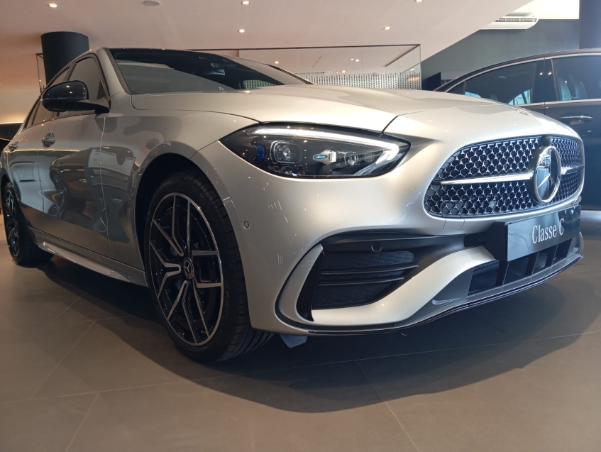 mercedes-benz c 300 2.0 eq boost hibrido amg line 9g-tronic 4p automatico 20262