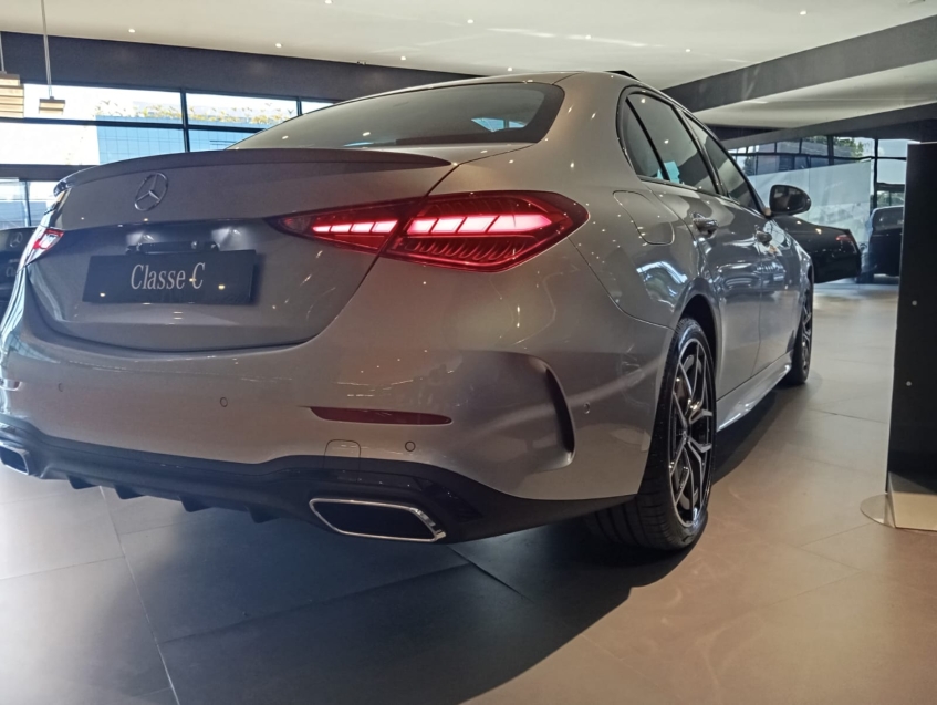 mercedes-benz c 300 2.0 eq boost hibrido amg line 9g-tronic 4p automatico 202619
