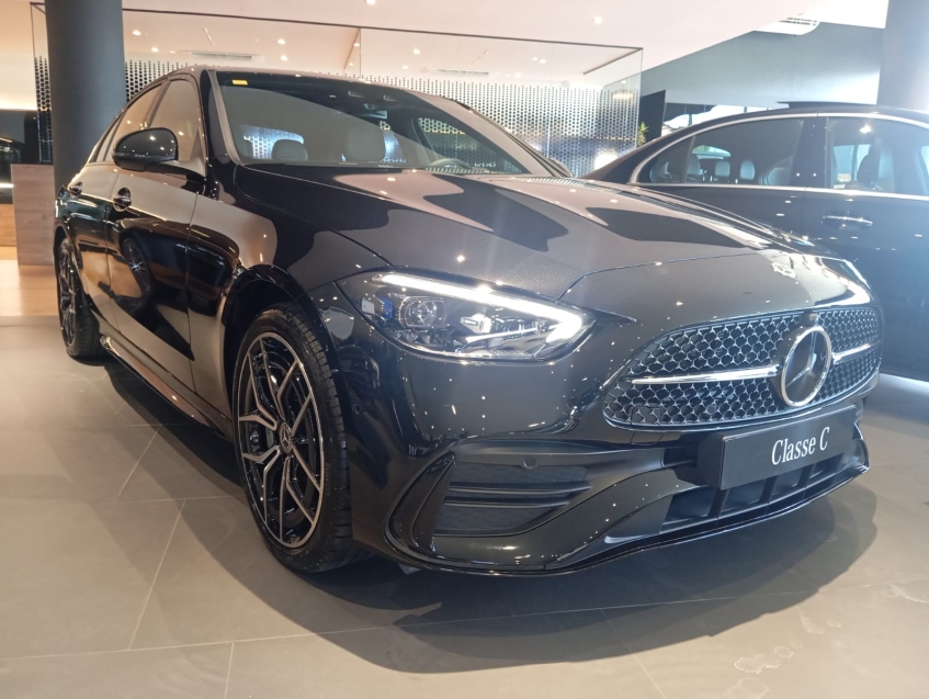 mercedes-benz c 300 2.0 eq boost hibrido amg line 9g-tronic 4p automatico 2026