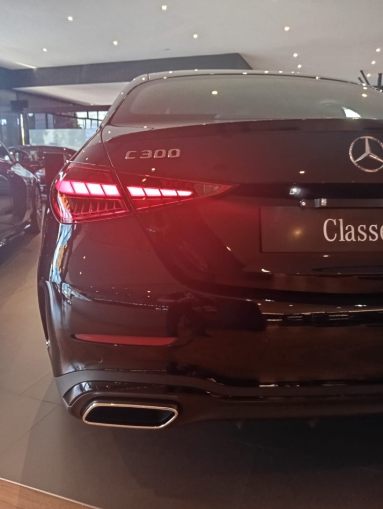mercedes-benz c 300 2.0 eq boost hibrido amg line 9g-tronic 4p automatico 202615