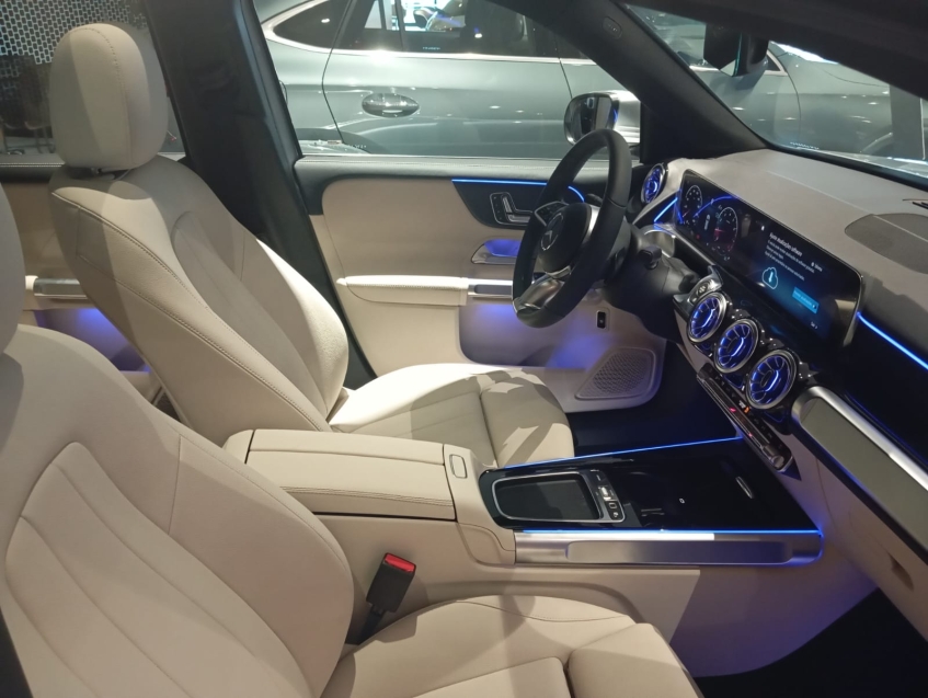 mercedes-benz glb 220 2.0 mhev amg line 4matic 8g-dct hibrido 4p automatico 202610