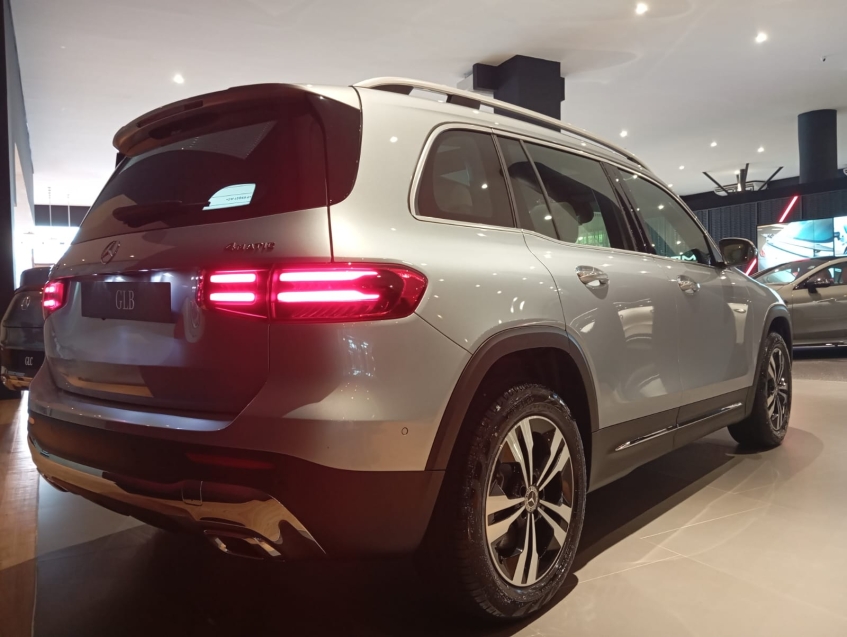 mercedes-benz glb 220 2.0 mhev amg line 4matic 8g-dct hibrido 4p automatico 202614