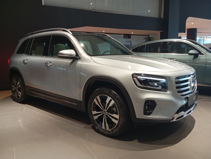 mercedes-benz glb 220 2.0 mhev amg line 4matic 8g-dct hibrido 4p automatico 2026