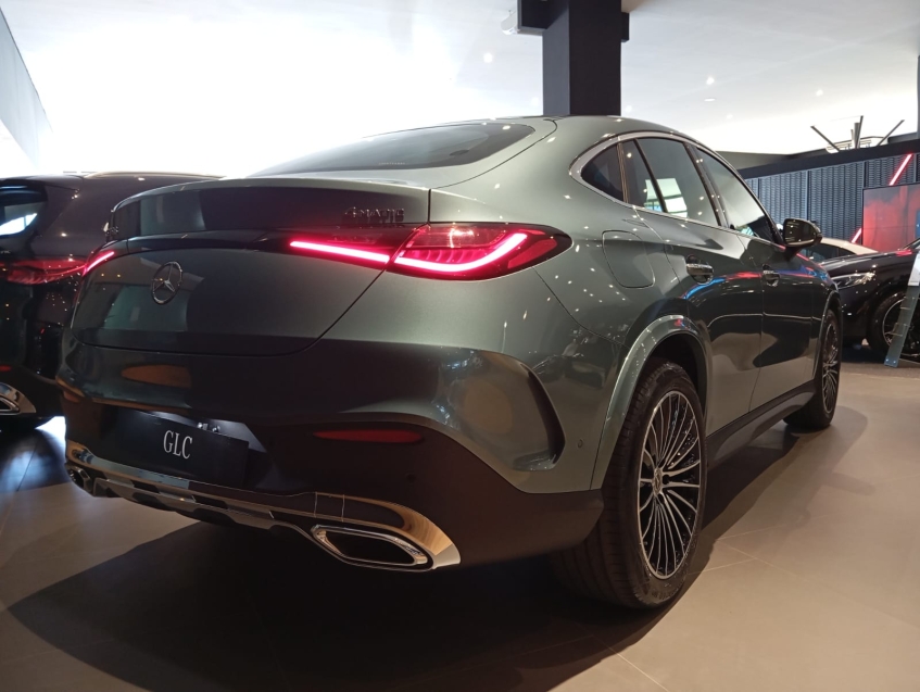 mercedes-benz glc 300 2.0 mhev amg line coupe 4matic 9g-tronic hibrido 5p automatico 202610