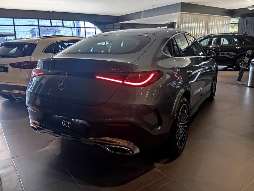 mercedes-benz glc 300 2.0 mhev amg line coupe 4matic 9g-tronic hibrido 5p automatico 202611