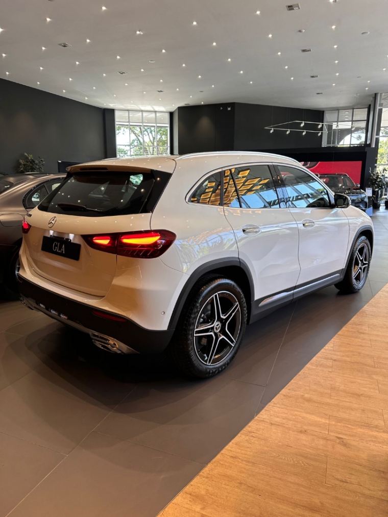 mercedes-benz gla 200 1.3 mhev amg line 7g-dct hibrido 5p automatico 20267