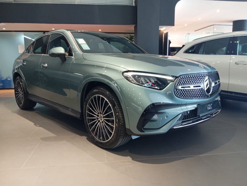 mercedes-benz glc 300 2.0 mhev amg line coupe 4matic 9g-tronic hibrido 5p manual 202610