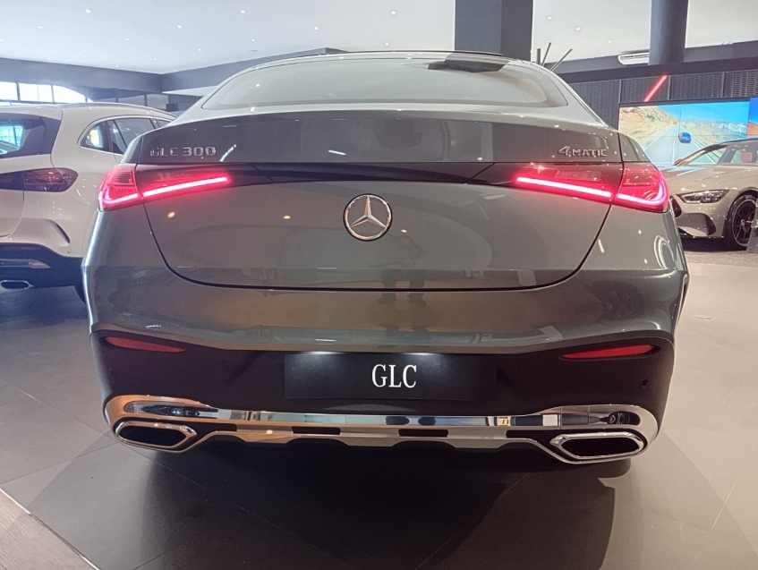 mercedes-benz glc 300 2.0 mhev amg line coupe 4matic 9g-tronic hibrido 5p manual 202611