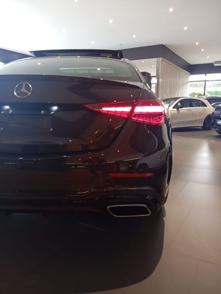mercedes-benz c 300 2.0 eq boost hibrido amg line 9g-tronic 4p automatico 202610