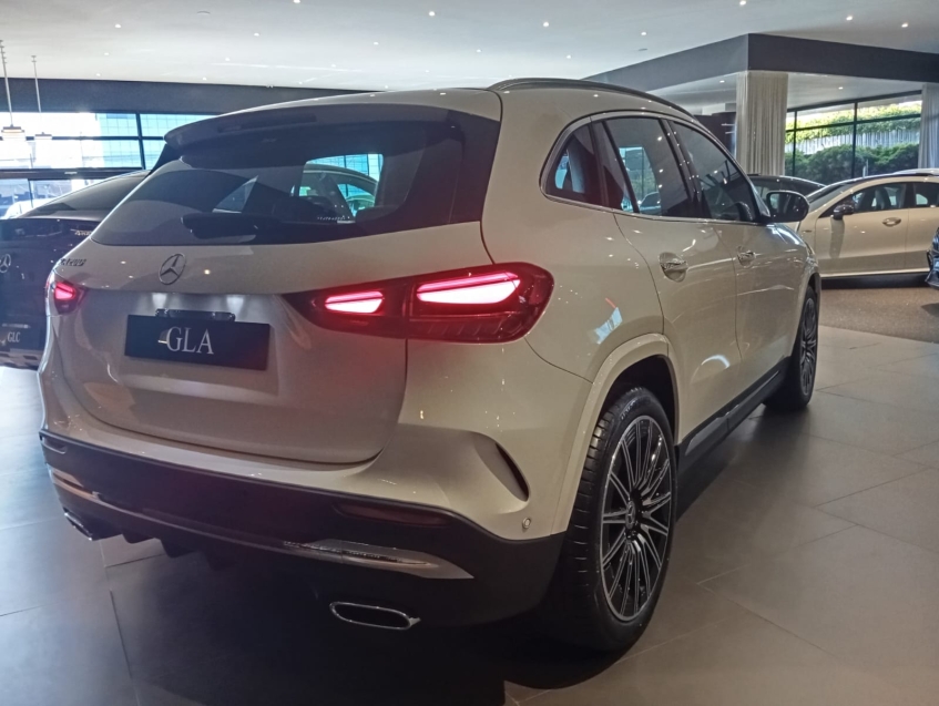 mercedes-benz gla 200 1.3 mhev amg line 7g-dct hibrido 5p automatico 202714