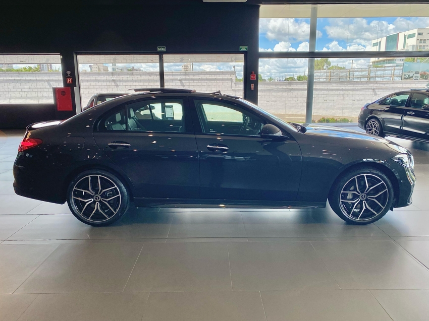 mercedes-benz c 300 2.0 eq boost hibrido amg line 9g-tronic 4p automatico 202613