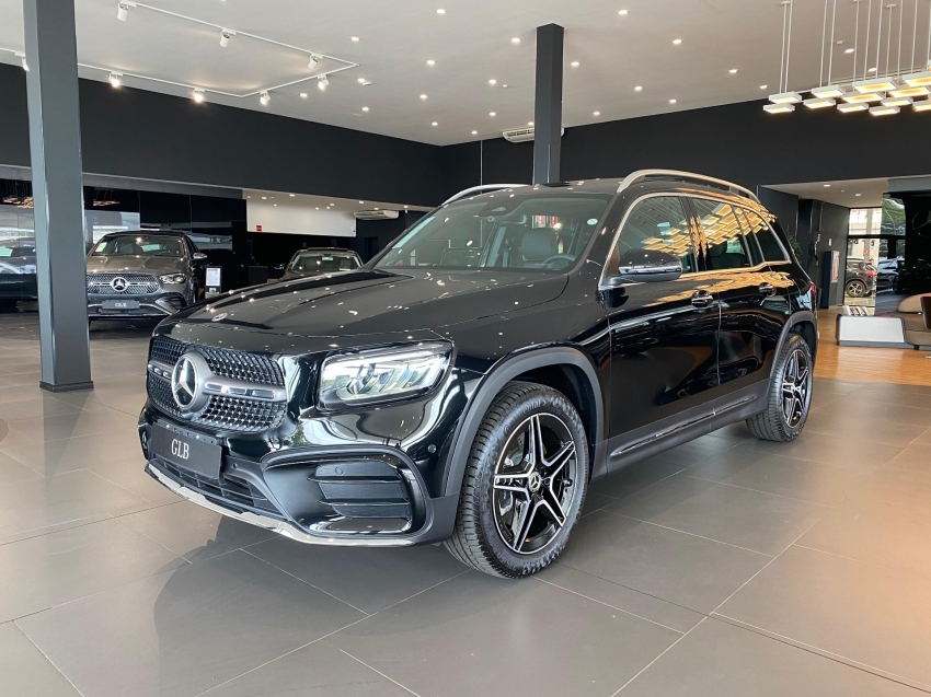 mercedes-benz glb 220 2.0 mhev amg line 4matic 8g-dct hibrido 5p automatico 2025