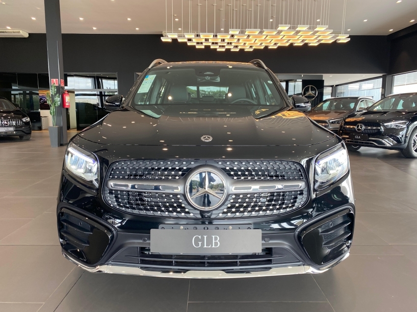 mercedes-benz glb 220 2.0 mhev amg line 4matic 8g-dct hibrido 5p automatico 2025