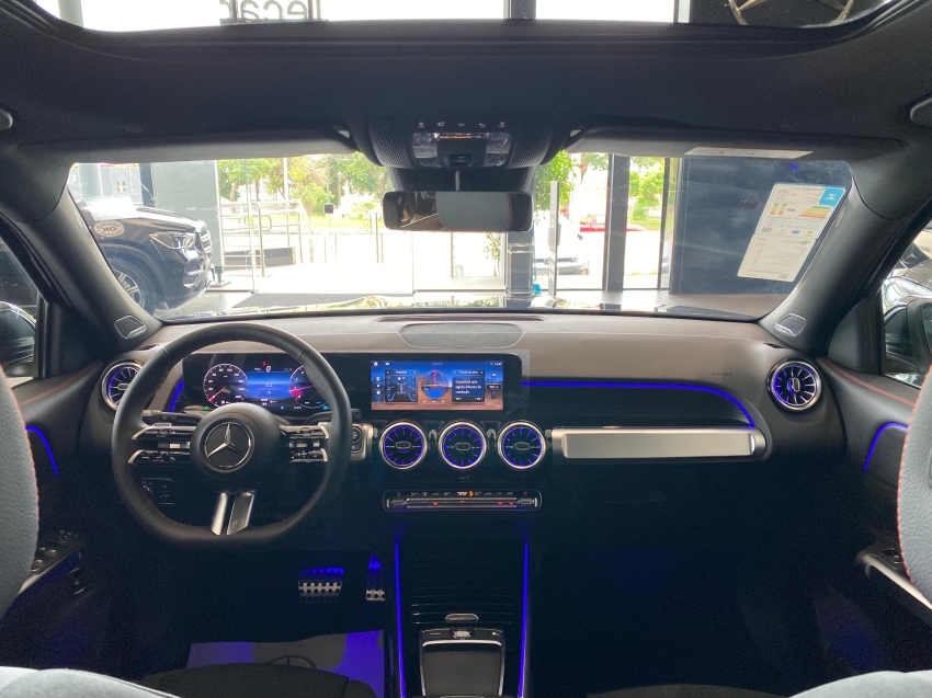 mercedes-benz glb 220 2.0 mhev amg line 4matic 8g-dct hibrido 5p automatico 2025