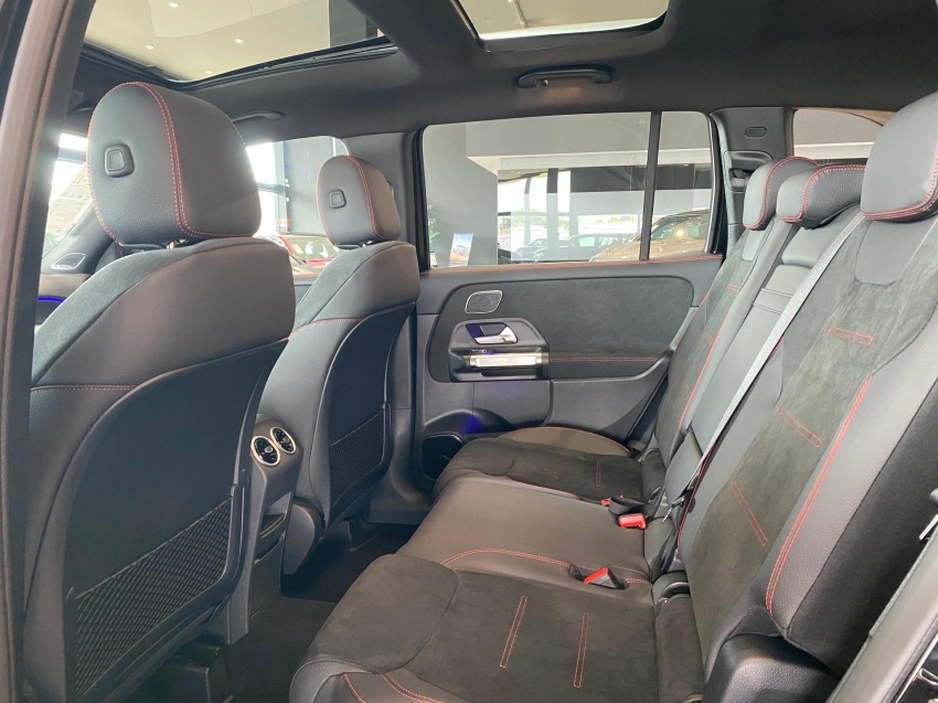 mercedes-benz glb 220 2.0 mhev amg line 4matic 8g-dct hibrido 5p automatico 2025