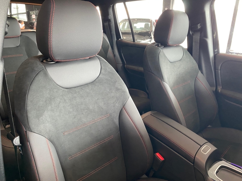 mercedes-benz glb 220 2.0 mhev amg line 4matic 8g-dct hibrido 5p automatico 2025