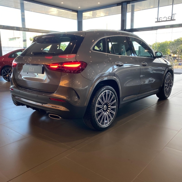 mercedes-benz gla 200 1.3 mhev amg line 7g-dct hibrido 5p automatico 2025