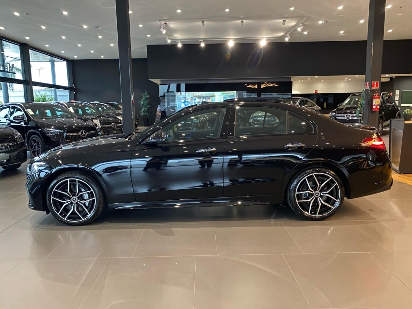 mercedes-benz c 300 2.0 eq boost hibrido amg line 9g-tronic 4p automatico 2025