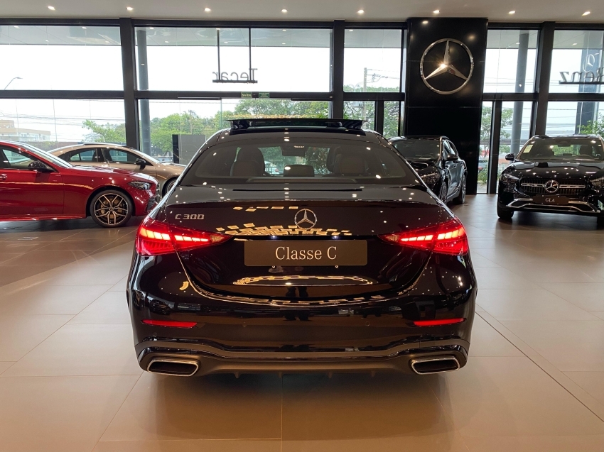 mercedes-benz c 300 2.0 eq boost hibrido amg line 9g-tronic 4p automatico 2025