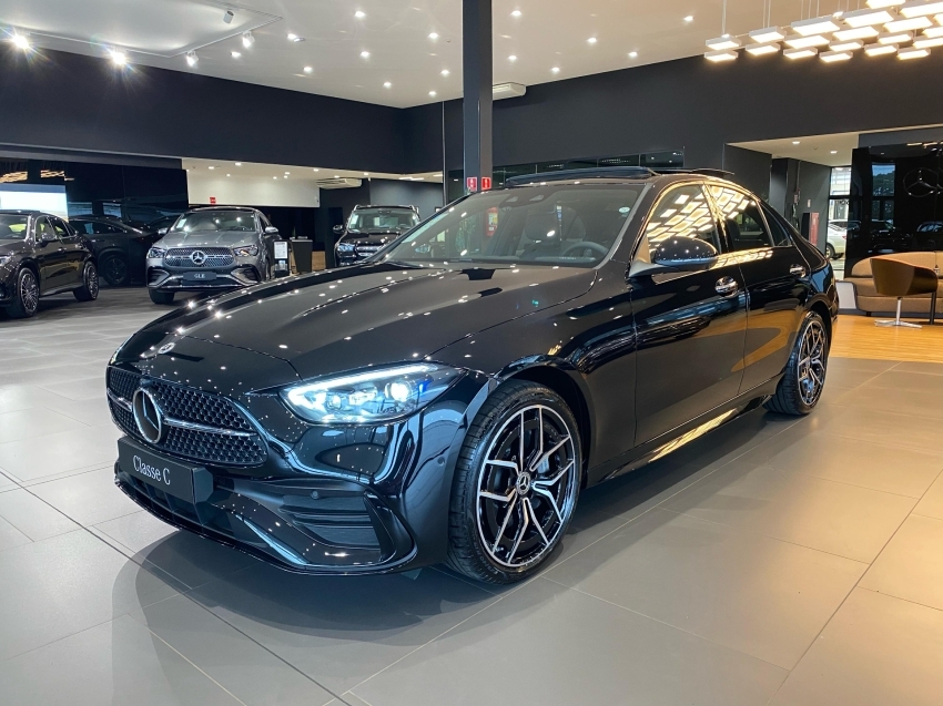 mercedes-benz c 300 2.0 eq boost hibrido amg line 9g-tronic 4p automatico 2025