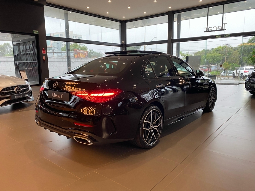 mercedes-benz c 300 2.0 eq boost hibrido amg line 9g-tronic 4p automatico 2025