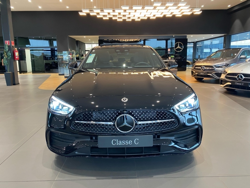 mercedes-benz c 300 2.0 eq boost hibrido amg line 9g-tronic 4p automatico 2025