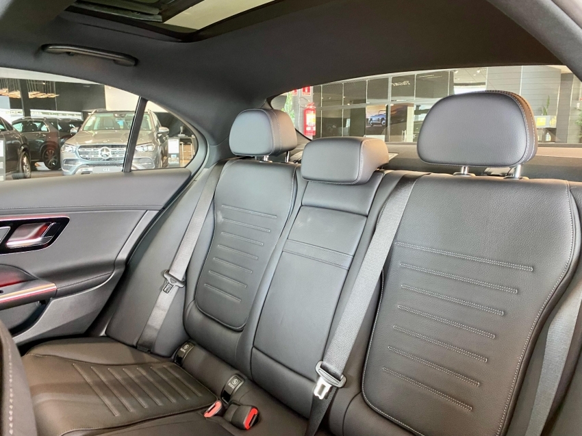 mercedes-benz c 300 2.0 eq boost hibrido amg line 9g-tronic 4p automatico 2025