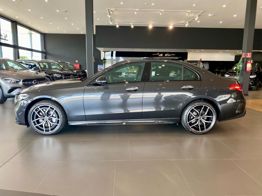 mercedes-benz c 300 2.0 eq boost hibrido amg line 9g-tronic 4p automatico 2025