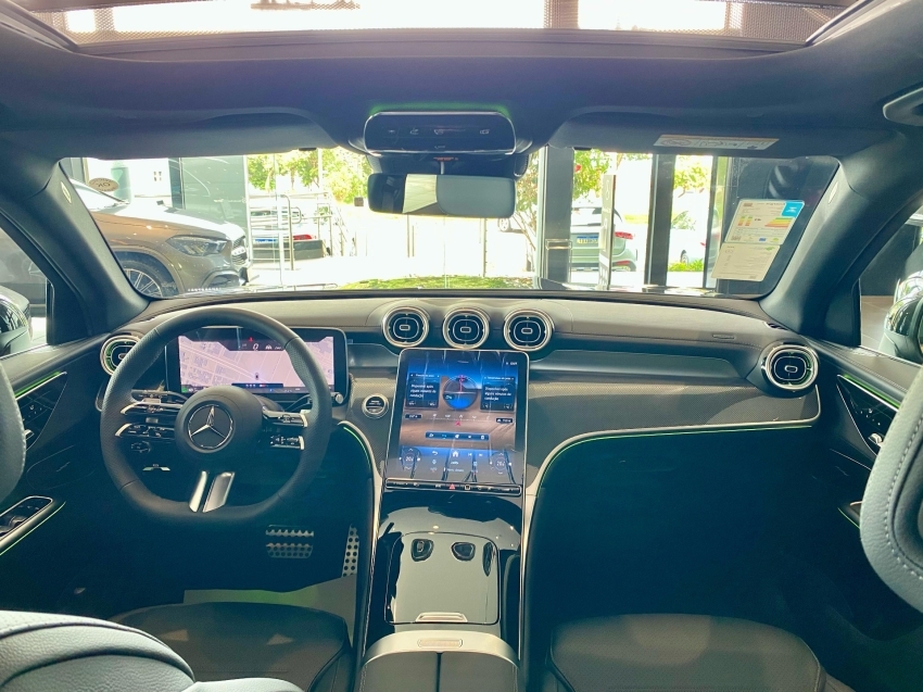 mercedes-benz glc 300 2.0 mhev amg line 4matic 9g-tronic.